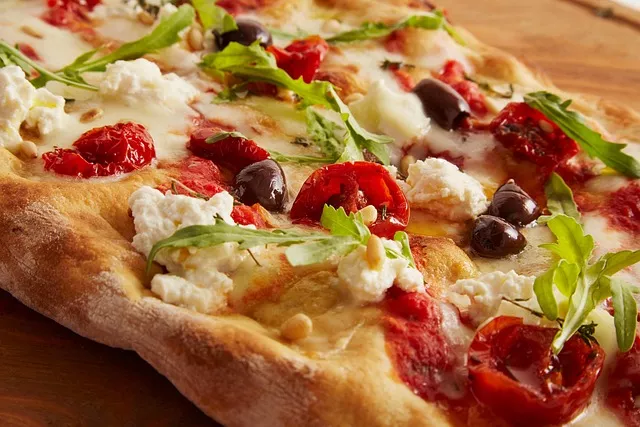 Pizza reich belegt